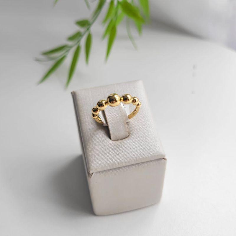 Anel com seis bolinhas banhado a ouro 18k