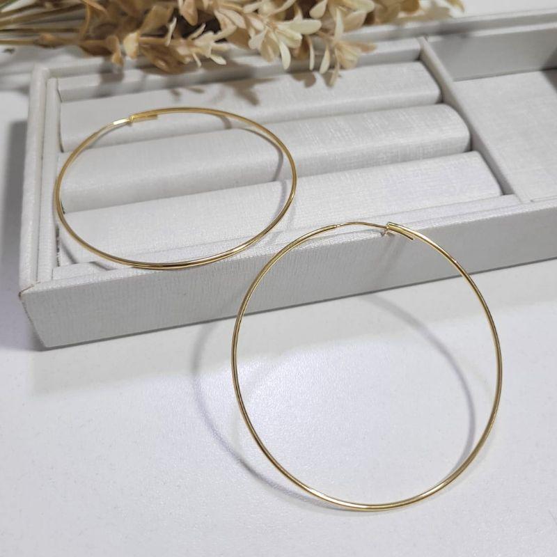 ARGOLA  REDONDA FECHADA LISA FIO REDONDO 7,5 CM   BANHADO A OURO 18K