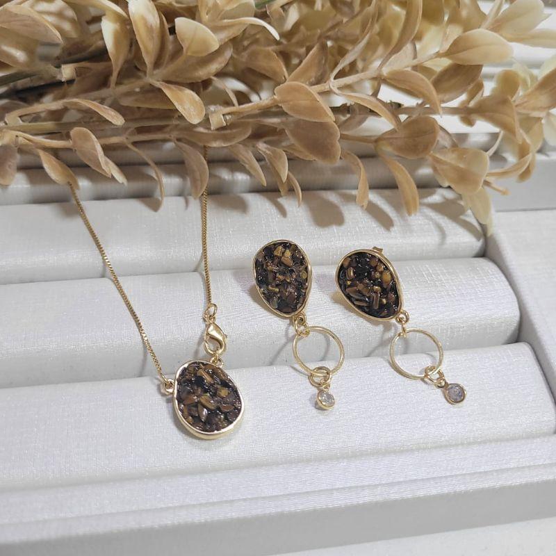 Conjunto com pedra natural oval olho de tigre banhado a ouro 18K