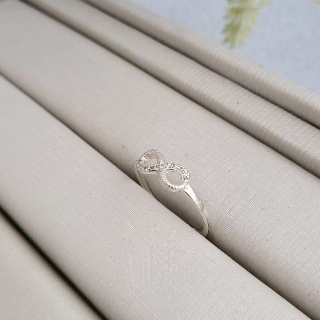 Anel infinito zirconia  prata 925