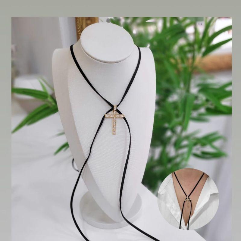 COLAR COUNTRY COM PINGENTE DE CRUZ COM PEDRAS NAVETE CRISTAL