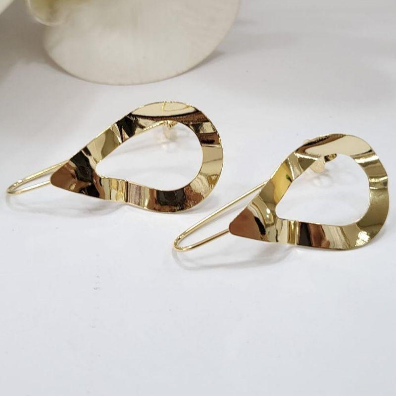 Brinco gancho gota vazada torta banhado a ouro 18k