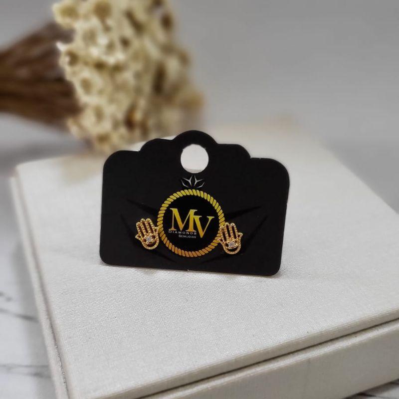 BRINCO MÃO COM UMA ZIRCÔNIA NO MEIO BANHADO A OURO 18K