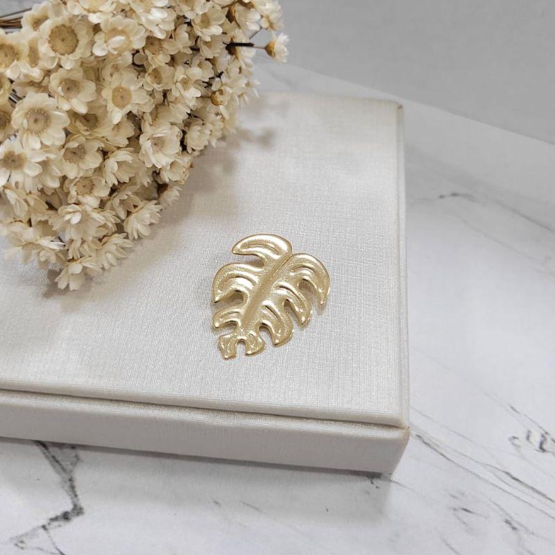 Pingente costela de adao aberta banhado a ouro 18k
