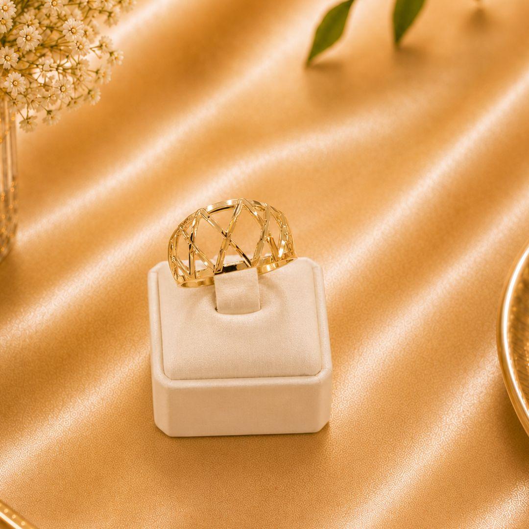 ANEL OURINHO CURVADO COM LINHAS EM X BANHADO A OURO 18K