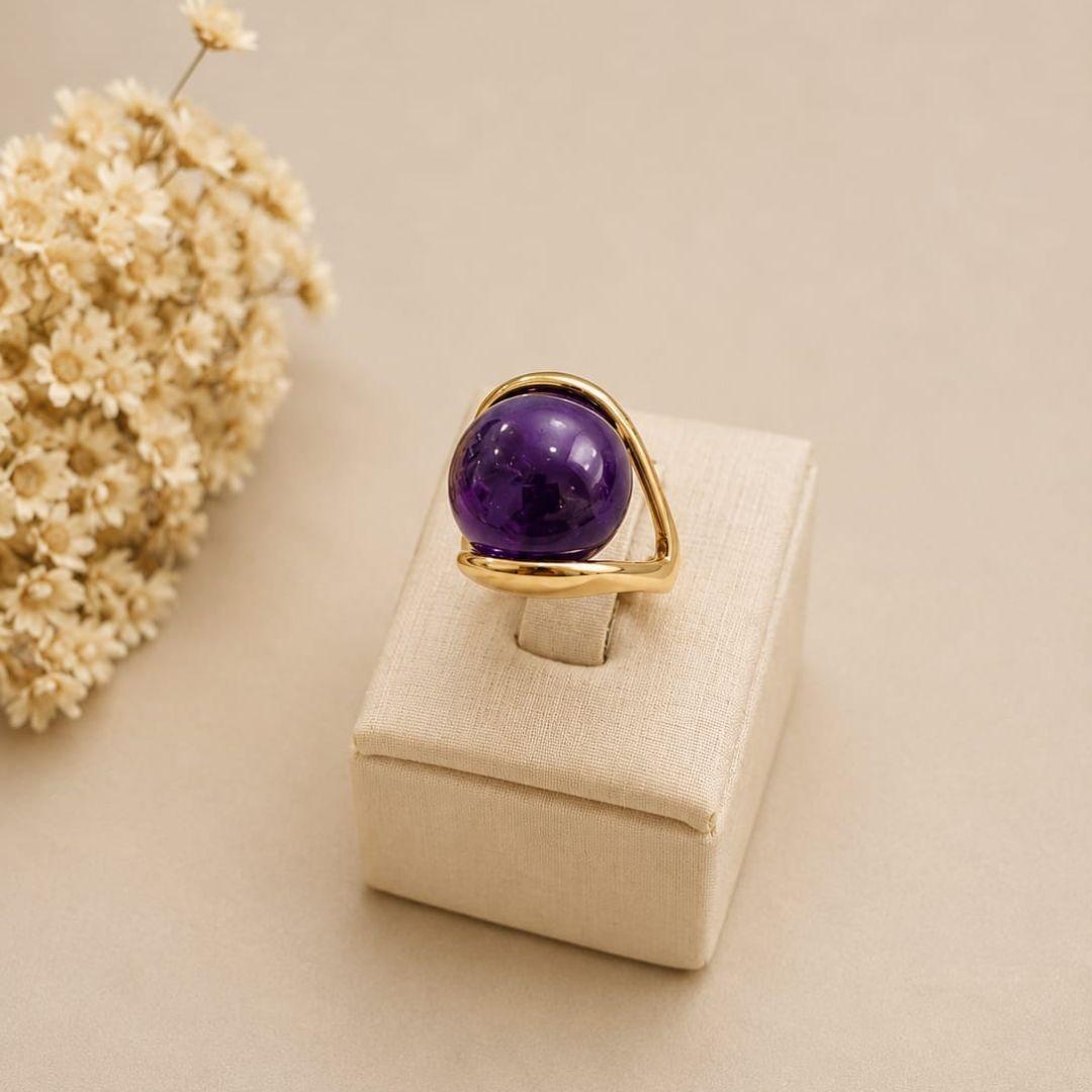 ANEL PEDRA REDONDA COR AMETISTA BANHADO A OURO 18K