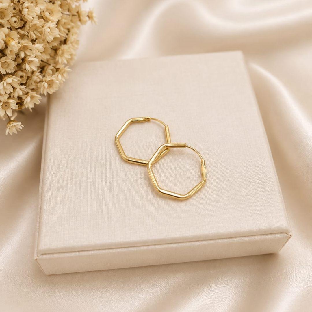 ARGOLA HEXAGONAL 2,3CM BANHADO A OURO 18K