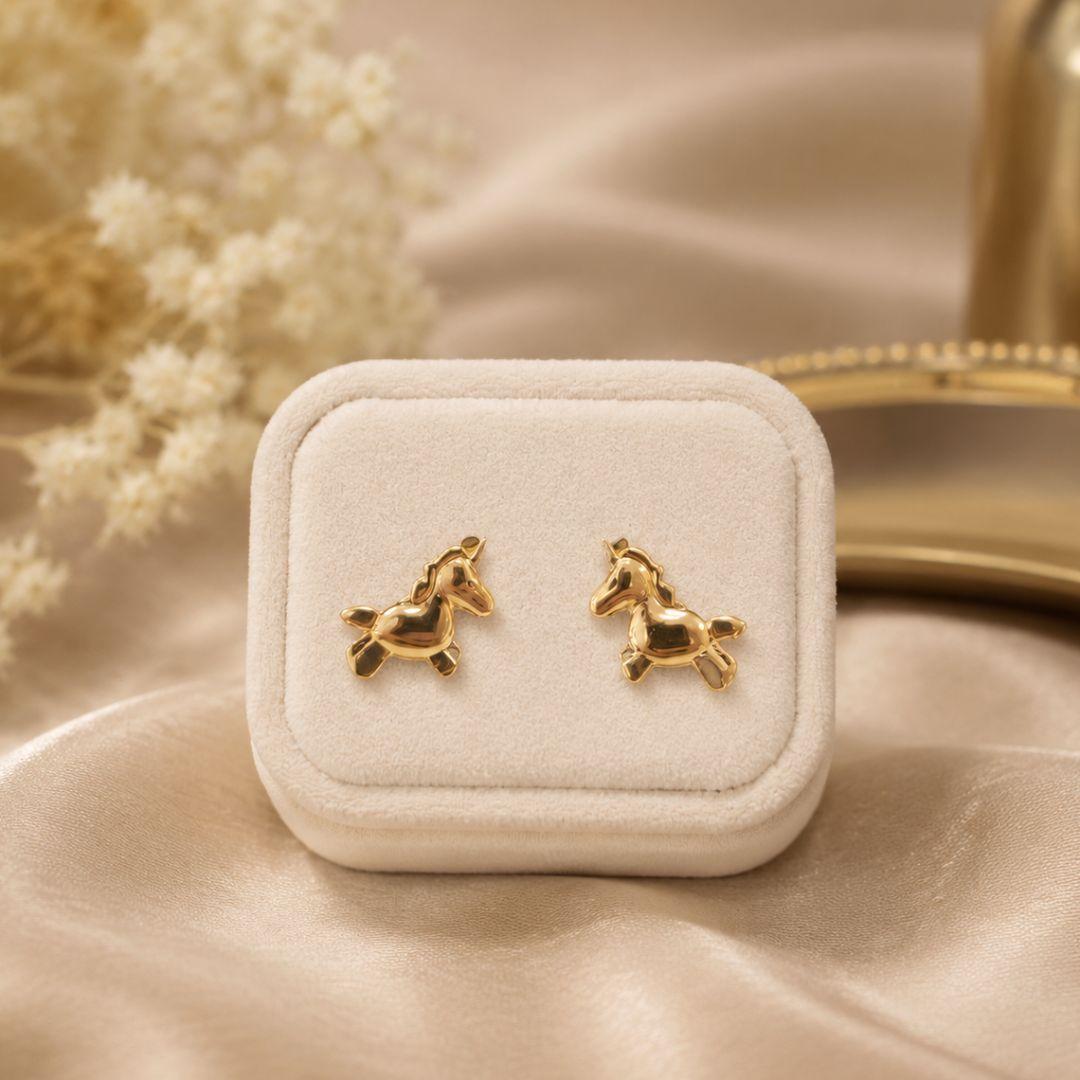 Brinco unicornio banhado a ouro 18k