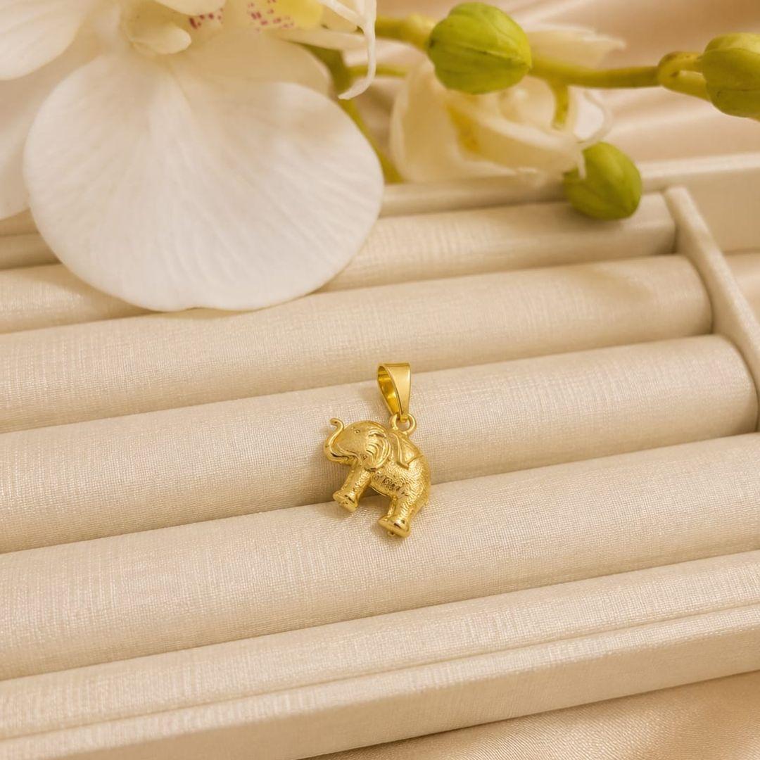PINGENTE ELEFANTE AFRICANO FOSCO BANHADO A OURO 18K