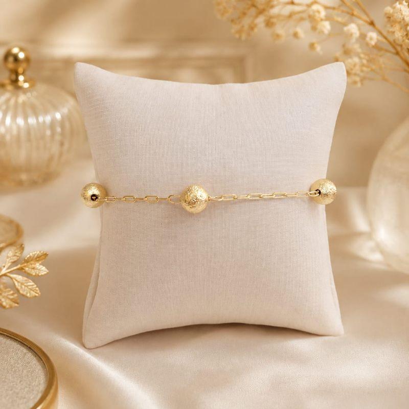 Pulseira cartie com quatro bolas foscas 8mm banhado a ouro 18k