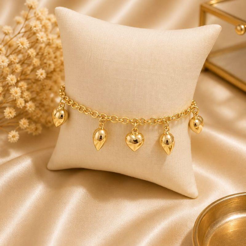 Pulseira elo portugues com 5 coracoes lisos pequenos com extensor  banhado a ouro 18k TAM17CM
